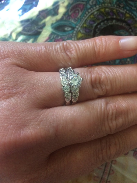Women's Graduated Wedding Ring 2pc Set